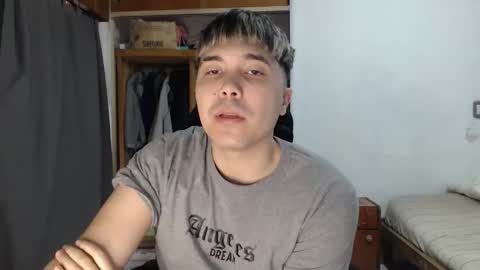Snapshot of alexriversx chatting on May 14, 3:19 pm Alexander online show from May 14, 3:19 pm