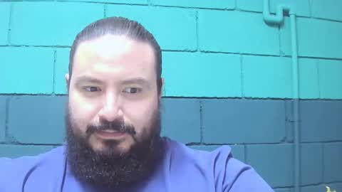 Snapshot of alextambet chatting on April 1, 1:41 pm alextambet online show from April 1, 1:41 pm