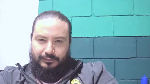 Snapshot of alextambet chatting on April 20, 12:52 pm alextambet online show from April 20, 12:52 pm