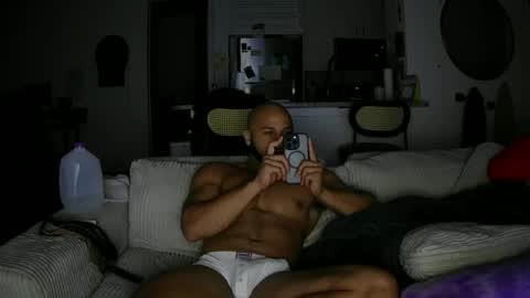 Snapshot of alextbigd chatting on September 14, 5:06 am alextbigd online show from September 14, 5:06 am