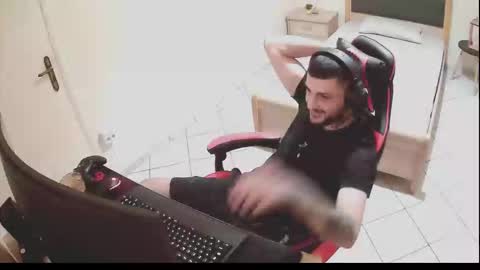 alexthepro00 online show from October 1, 4:46 pm