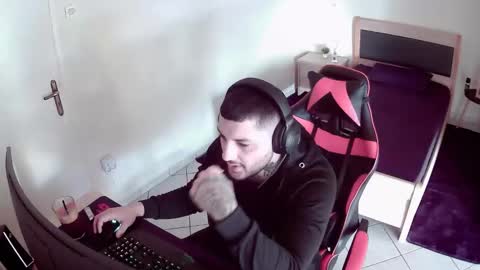 alexthepro00 online show from January 15, 11:15 am