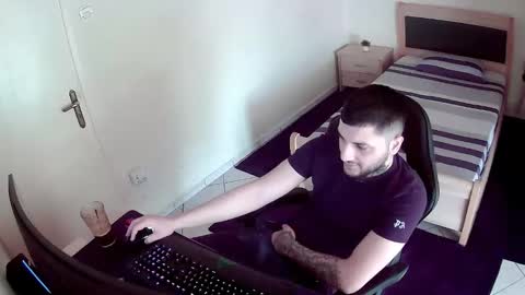 Snapshot of alexthepro00 chatting on May 2, 8:41 am alexthepro00 online show from May 2, 8:41 am