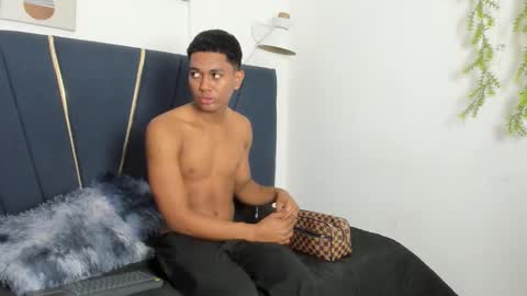 Snapshot of alexx_cum18 chatting on March 18, 12:30 pm alexx_cum18 online show from March 18, 12:30 pm