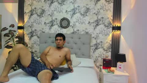Snapshot of alexxa_and_sadman chatting on April 21, 7:39 pm alexxa and sadman online show from April 21, 7:39 pm