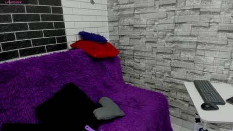 Alexxa Marquez online show from April 7, 8:31 pm