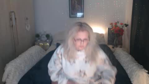 Snapshot of alexxa_mistress chatting on February 24, 7:45 pm Jhoa online show from February 24, 7:45 pm
