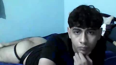 Snapshot of alexxander15 chatting on February 23, 8:44 am alexxander15 online show from February 23, 8:44 am