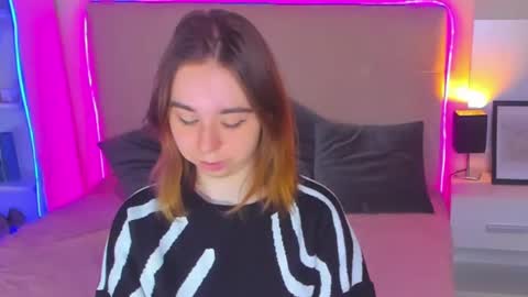 AlexxisSky online show from December 19, 7:29 am