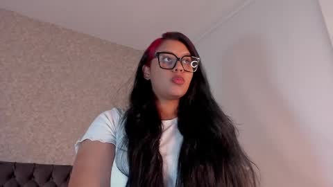 Snapshot of aleya_black chatting on April 10, 3:23 am aleya_black online show from April 10, 3:23 am