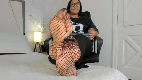 Snapshot of aleya_black chatting on April 21, 1:42 am aleya_black online show from April 21, 1:42 am