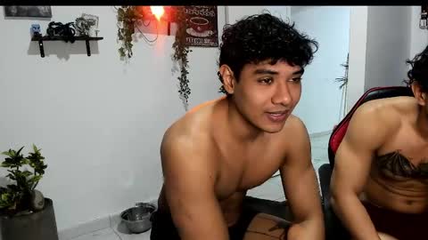 Snapshot of alfred_cantillo chatting on May 5, 1:35 am alfred_cantillo online show from May 5, 1:35 am
