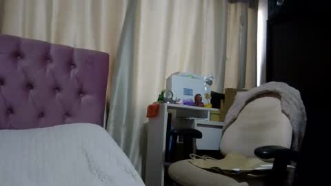 Alia  online show from December 9, 1:02 pm