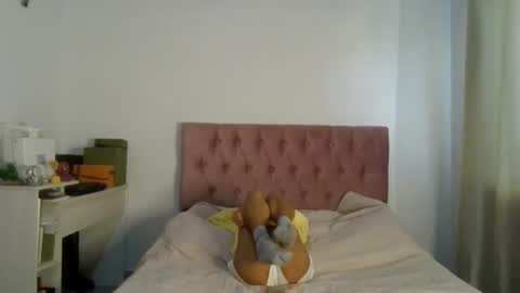 Alia  online show from January 21, 4:05 pm