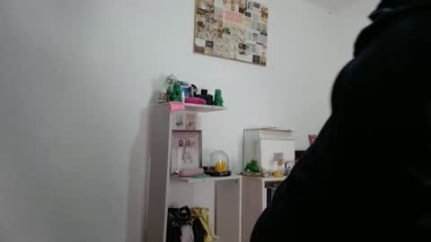 Snapshot of alia054 chatting on June 4, 12:44 pm Alia online show from June 4, 12:44 pm