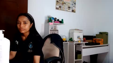 Snapshot of alia054 chatting on June 25, 12:42 pm Alia online show from June 25, 12:42 pm
