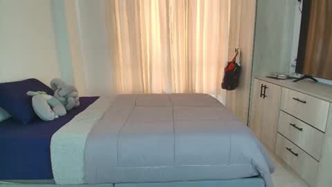 Snapshot of alia_sweet_ chatting on February 26, 6:18 pm Alia online show from February 26, 6:18 pm