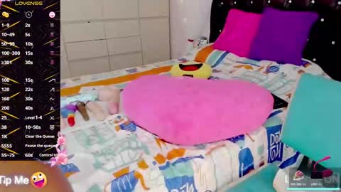 Snapshot of aliana_ross chatting on February 15, 5:41 am aliana_ross online show from February 15, 5:41 am