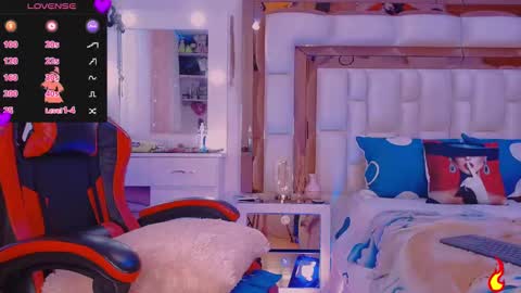 Snapshot of aliana_ross chatting on February 7, 8:18 am aliana_ross online show from February 7, 8:18 am