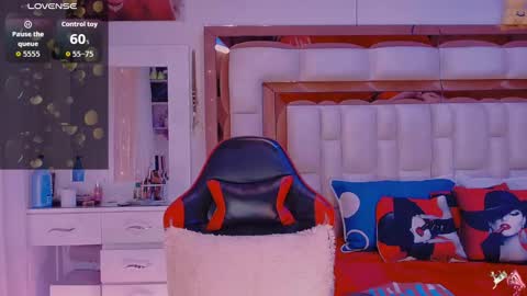 Snapshot of aliana_ross chatting on February 16, 1:40 pm aliana_ross online show from February 16, 1:40 pm