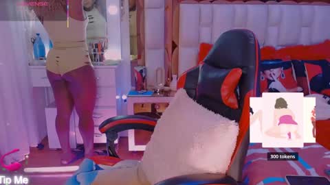 Snapshot of aliana_ross chatting on February 25, 8:46 am aliana_ross online show from February 25, 8:46 am