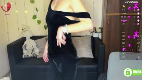 Snapshot of alianna_solo_kiss chatting on February 7, 4:03 pm Alianna online show from February 7, 4:03 pm