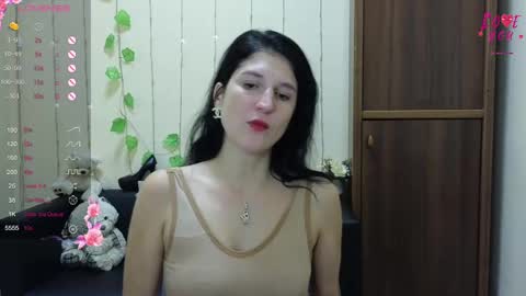 Snapshot of alianna_solo_kiss chatting on March 7, 12:23 pm Alianna online show from March 7, 12:23 pm