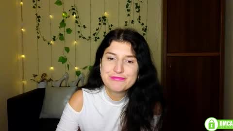 Snapshot of alianna_solo_kiss chatting on February 8, 12:19 pm Alianna online show from February 8, 12:19 pm