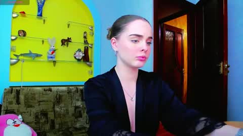 Snapshot of alicanewlove chatting on May 8, 8:14 pm alice online show from May 8, 8:14 pm