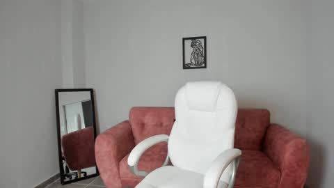 Snapshot of alice23jones chatting on January 4, 3:39 pm Alice online show from January 4, 3:39 pm