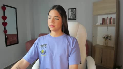 Snapshot of alice23jones chatting on March 12, 2:34 pm Alice online show from March 12, 2:34 pm