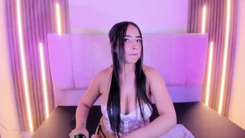 Snapshot of alice_26__ chatting on April 22, 8:10 pm alice_26__ online show from April 22, 8:10 pm
