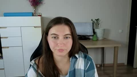 Alice online show from September 15, 6:52 pm