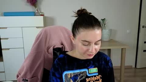 Alice online show from September 21, 5:47 pm