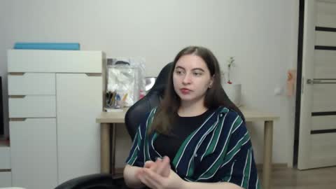 Snapshot of alice_________________________ chatting on June 7, 1:26 pm Alice online show from June 7, 1:26 pm