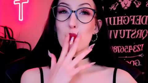 Miss Alice online show from May 2, 1:05 pm