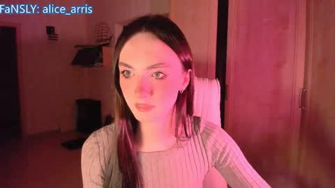 Snapshot of alice__aris chatting on April 20, 5:37 pm Alice Aris online show from April 20, 5:37 pm