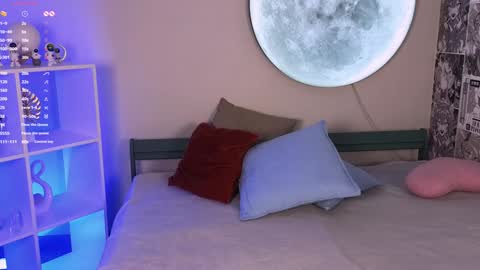 your Alice online show from December 8, 1:25 pm