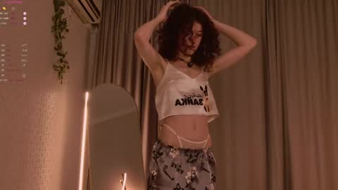 Snapshot of alice__grace_ chatting on May 7, 11:10 pm your Alice online show from May 7, 11:10 pm