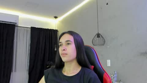 Snapshot of alice__susan chatting on May 22, 11:27 am Alice Susan online show from May 22, 11:27 am