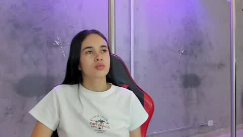 Snapshot of alice__susan chatting on June 3, 11:35 am Alice Susan online show from June 3, 11:35 am