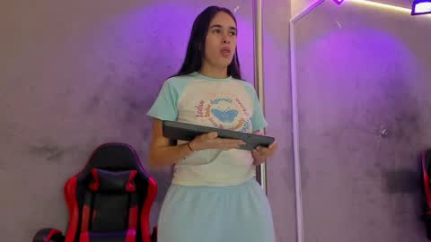 Snapshot of alice__susan chatting on June 5, 11:27 am Alice Susan online show from June 5, 11:27 am