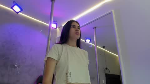 Snapshot of alice__susan chatting on June 9, 11:44 am Alice Susan online show from June 9, 11:44 am