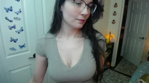 Snapshot of alice_asks chatting on May 24, 3:55 am Alice Asks online show from May 24, 3:55 am