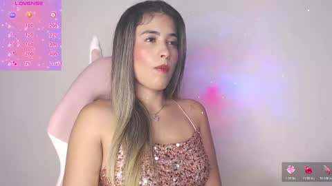 Snapshot of alice_cespedes chatting on April 28, 10:26 pm alice_cespedes online show from April 28, 10:26 pm