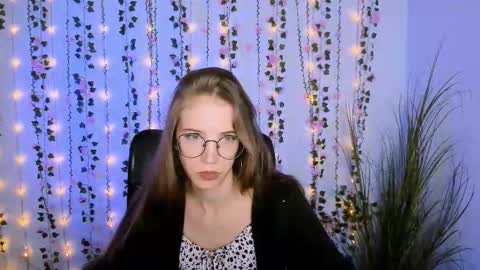 alice_cold online show from September 22, 5:42 am