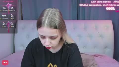 alice_halle online show from October 13, 8:14 am