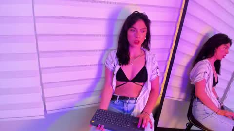 Snapshot of alice_lodge chatting on October 9, 3:15 am alice_lodge online show from October 9, 3:15 am