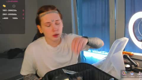  Alice  online show from April 18, 11:47 am