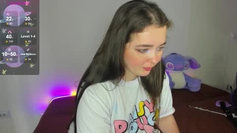 Snapshot of alice_next_door_ chatting on September 21, 10:28 am Alice online show from September 21, 10:28 am